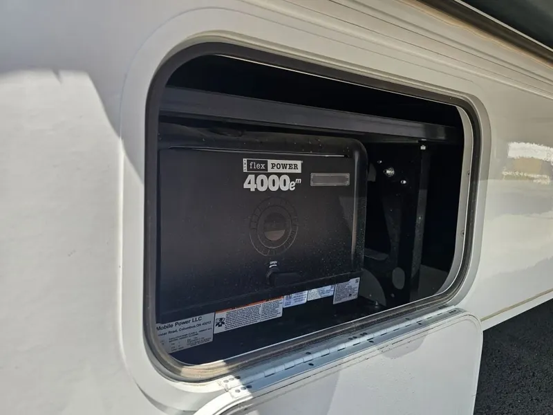 2027 Winnebago Sunflyer, photo 6 of 24