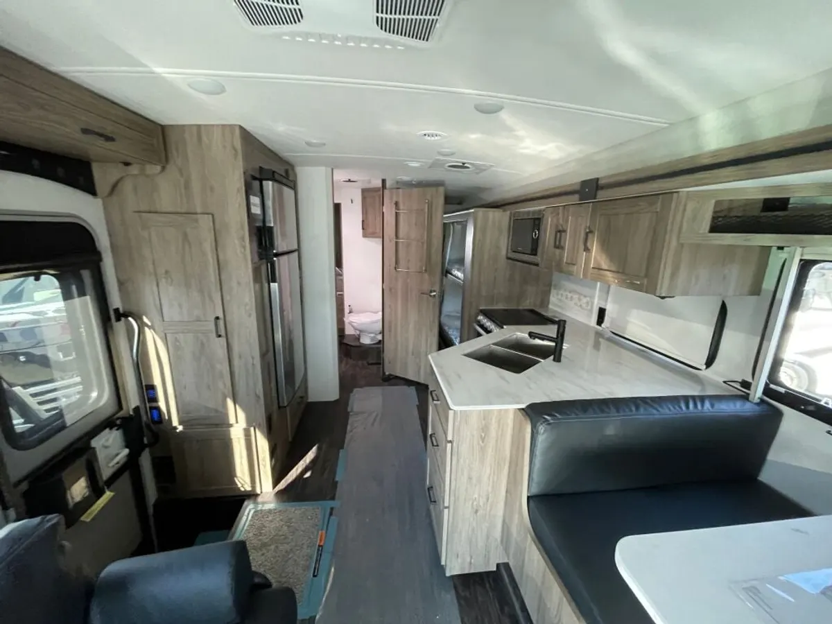 2024 Winnebago Vista, photo 9 of 22