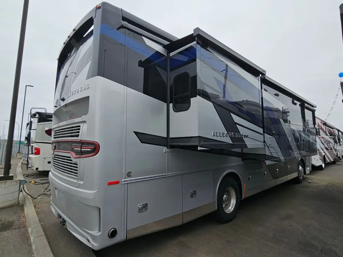 2026 Tiffin Motorhomes Allegro Bus, photo 3 of 24