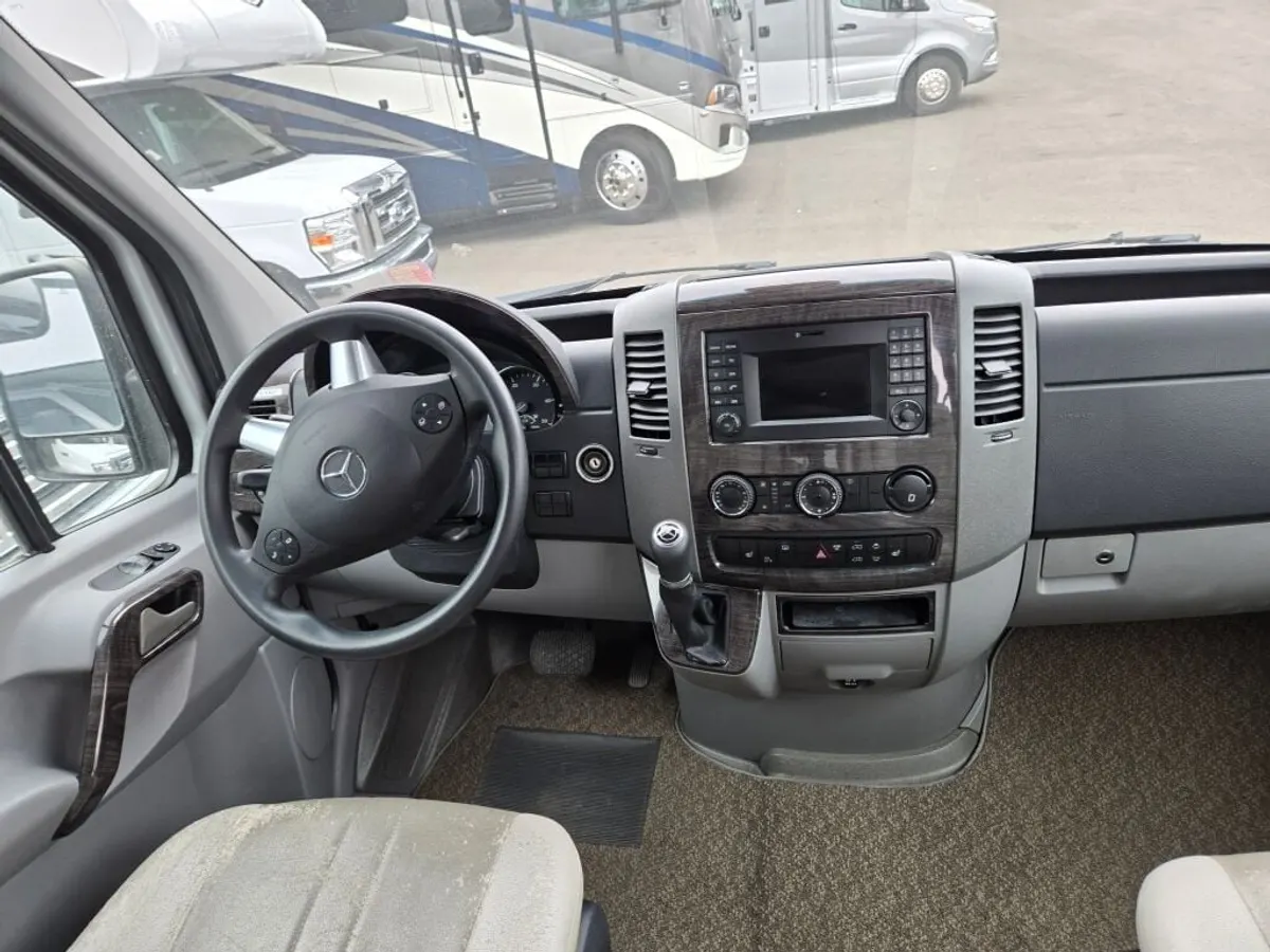 2016 Roadtrek E-Trek, photo 12 of 24