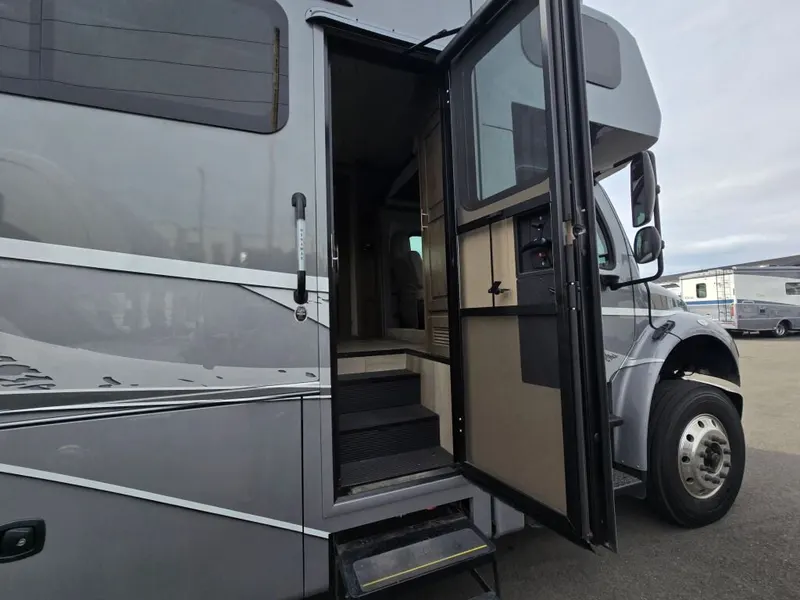 2022 Dynamax DX3, photo 9 of 24