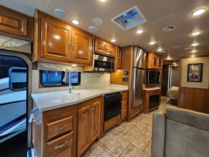 2015 Tiffin Motorhomes Allegro, photo 15 of 24