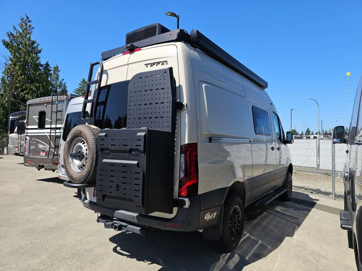2026 Tiffin Motorhomes GH1, photo 4 of 24