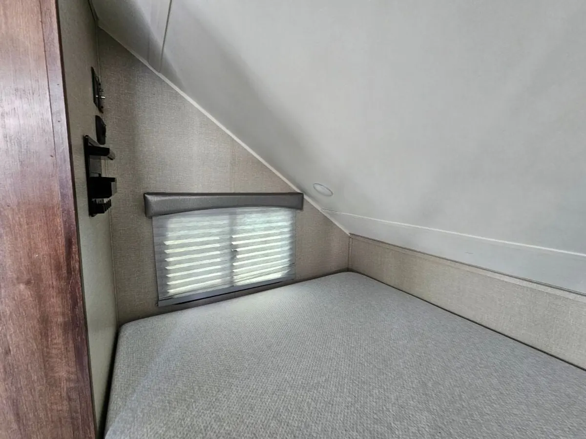 2019 Travel Lite Aura, photo 16 of 24
