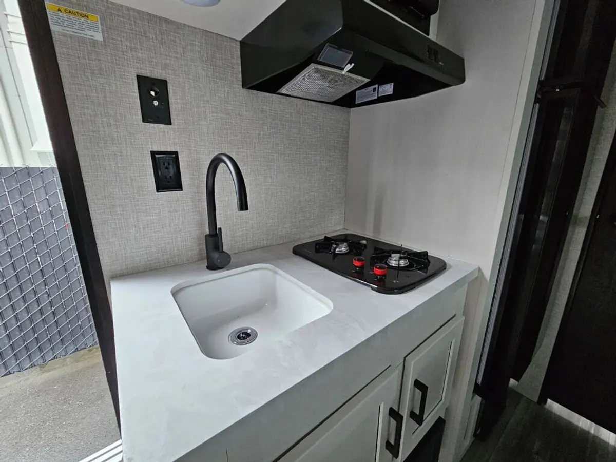 2024 Jayco Jay Flight SLX, photo 16 of 24