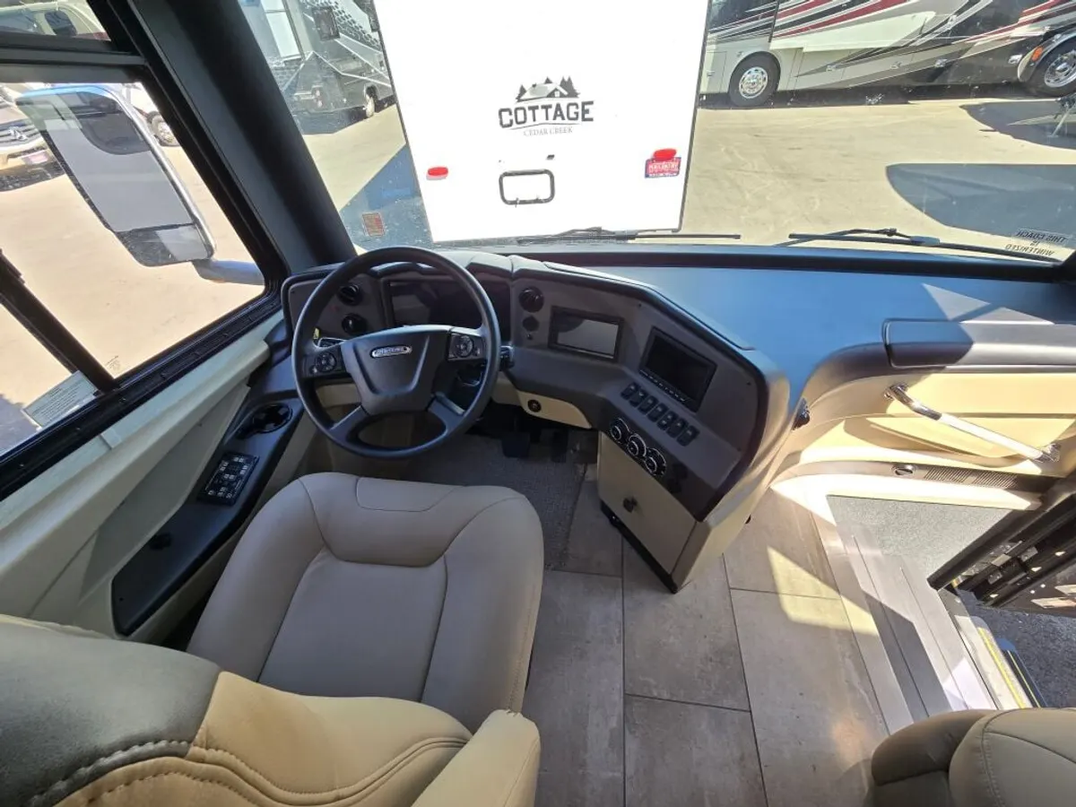 2026 Tiffin Motorhomes Allegro Red, photo 6 of 24