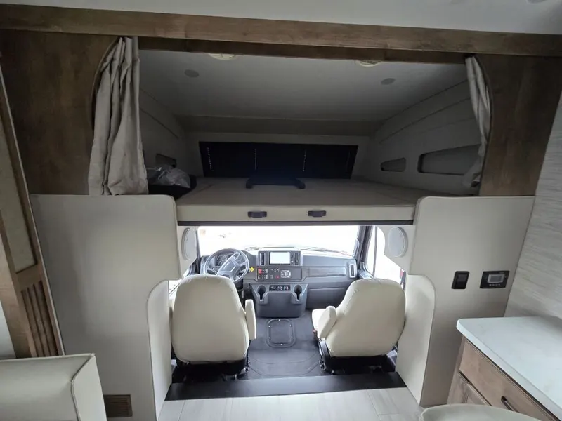 2027 Tiffin Motorhomes Allegro Bay, photo 10 of 24