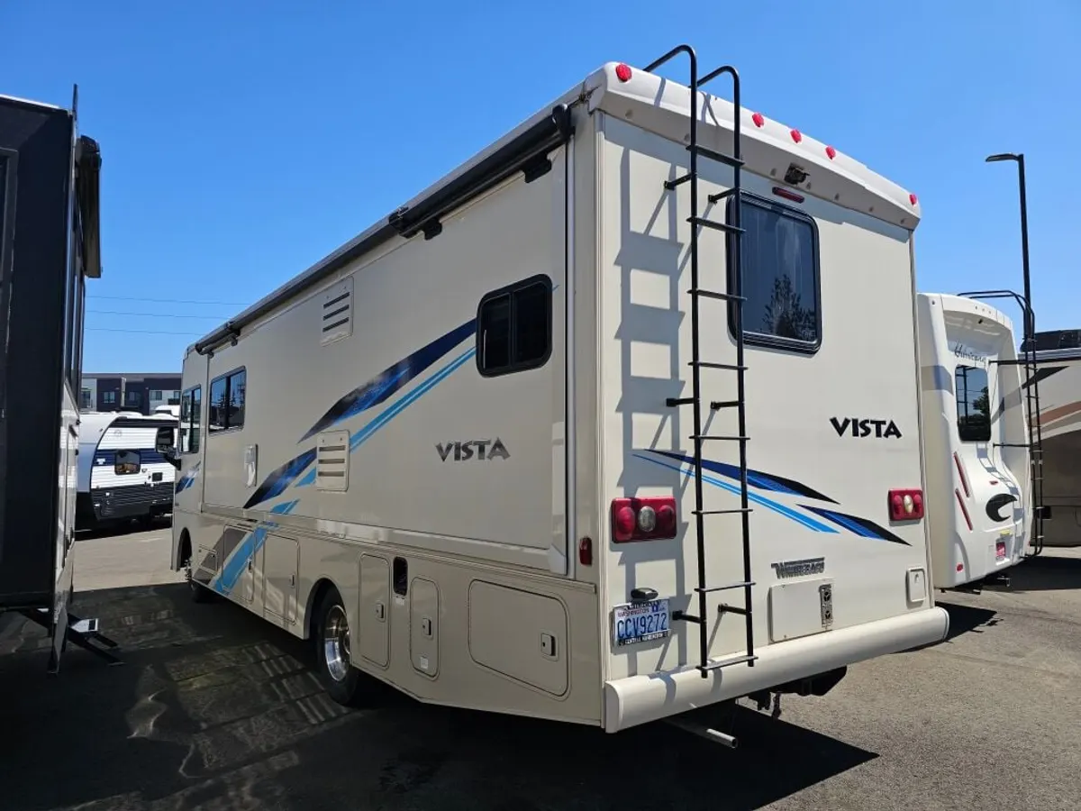 2020 Winnebago Vista, photo 4 of 24