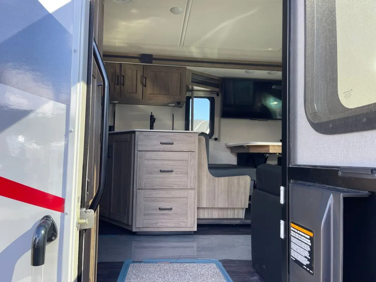 2024 Winnebago Vista, photo 5 of 22