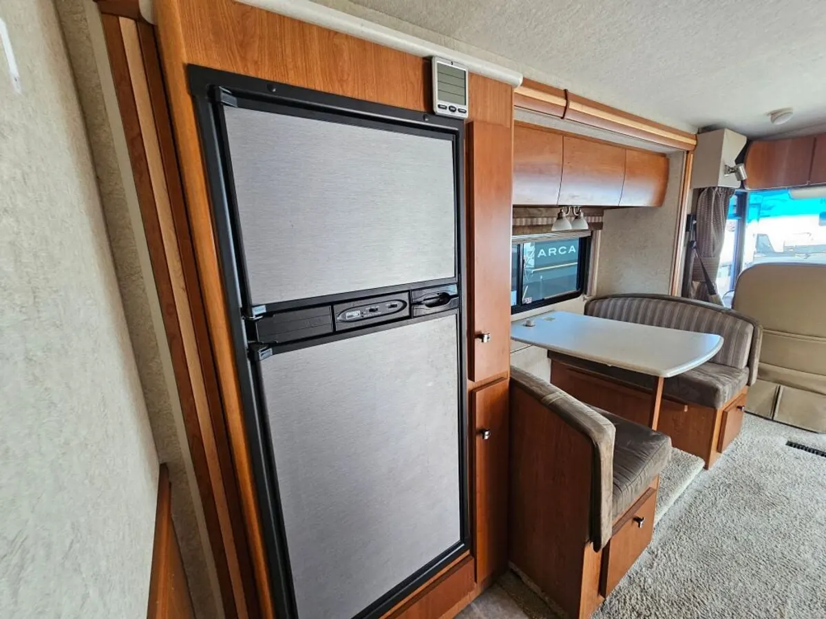 2008 Winnebago Sightseer, photo 16 of 24