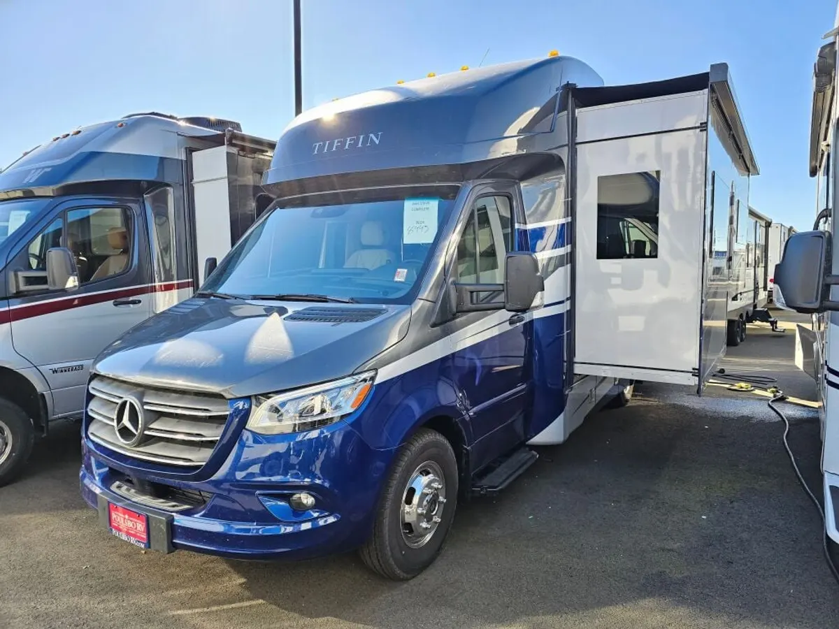 2026 Tiffin Motorhomes Wayfarer, photo 3 of 24