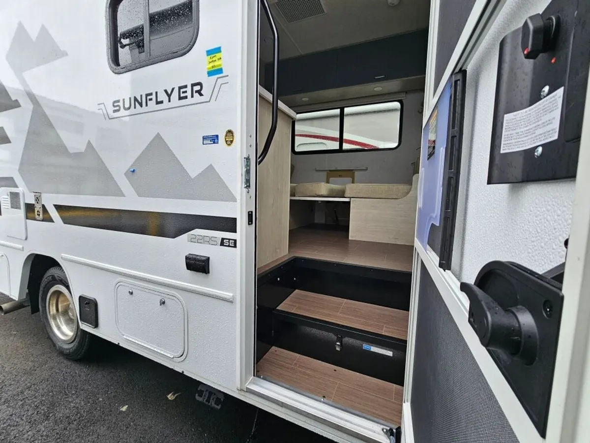 2027 Winnebago Sunflyer, photo 6 of 24
