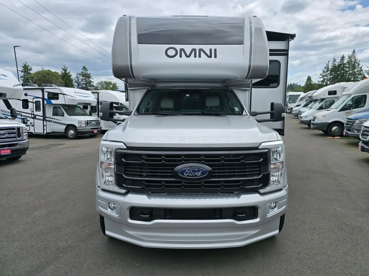 2026 Thor Motor Coach Omni Trail, photo 2 of 24