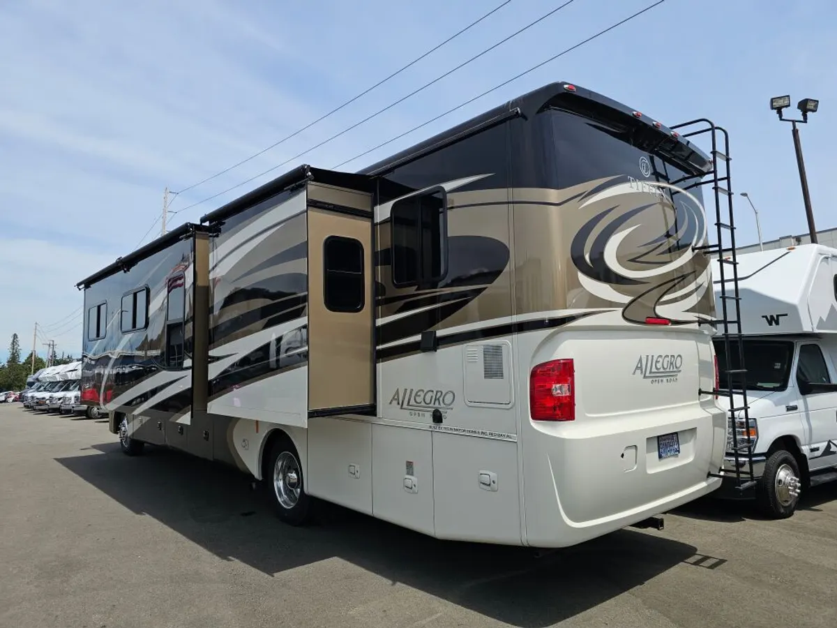 2016 Tiffin Motorhomes Allegro, photo 5 of 24