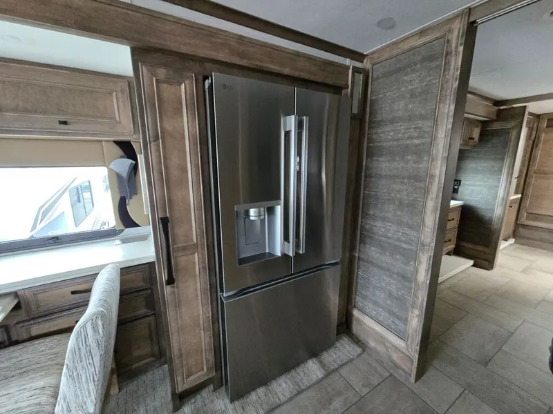 2026 Tiffin Motorhomes Phaeton, photo 13 of 20
