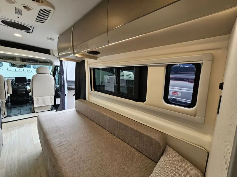 2027 Thor Motor Coach Sequence, photo 15 of 24