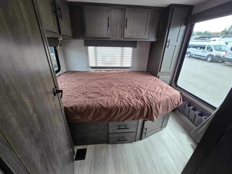 2023 Coachmen Leprechaun, photo 20 of 24