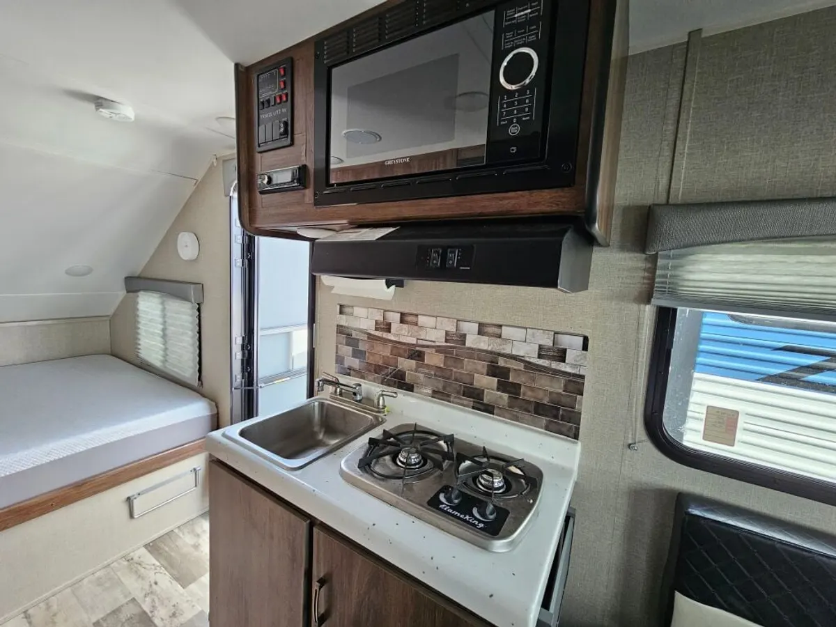2019 Travel Lite Aura, photo 14 of 24