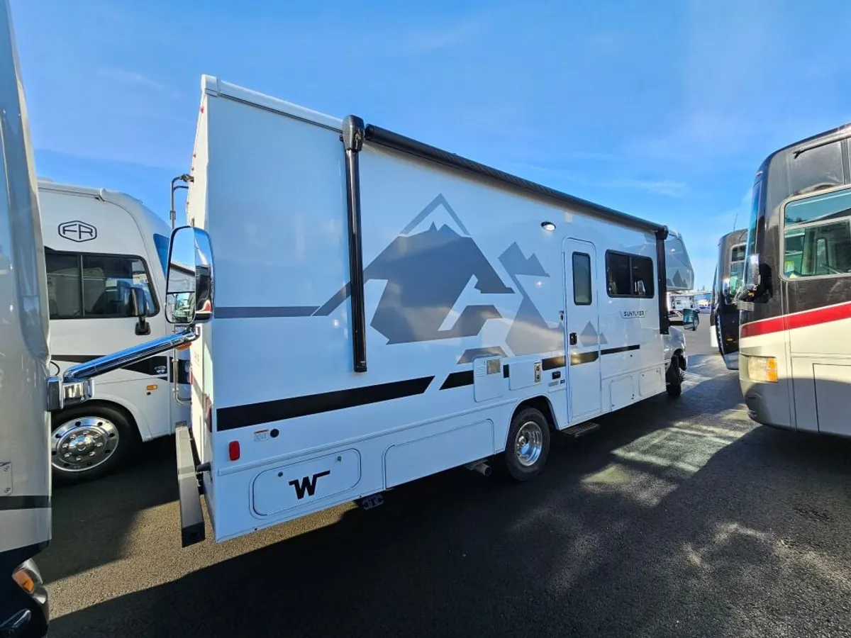 2027 winnebago sunflyer, photo 4 of 24