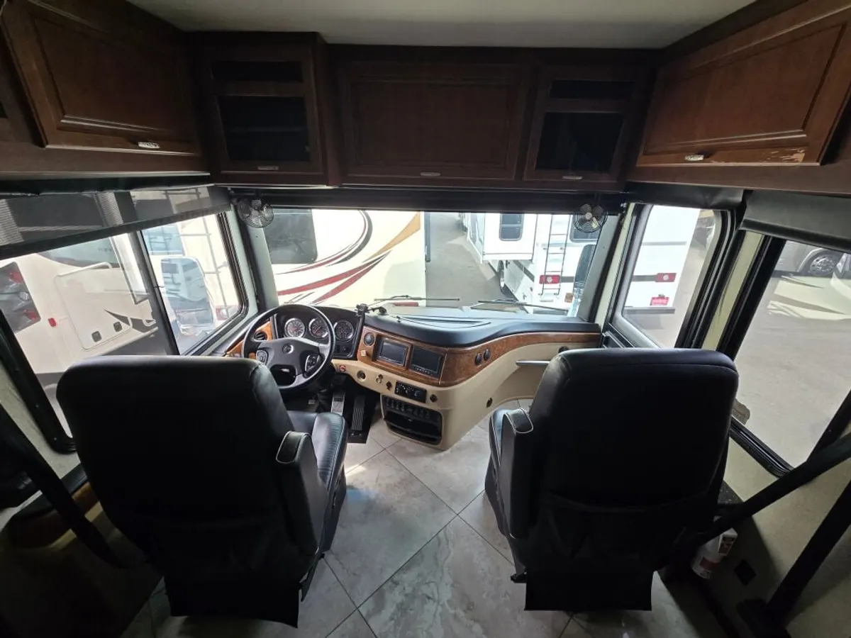 2014 Fleetwood Discovery, photo 12 of 24