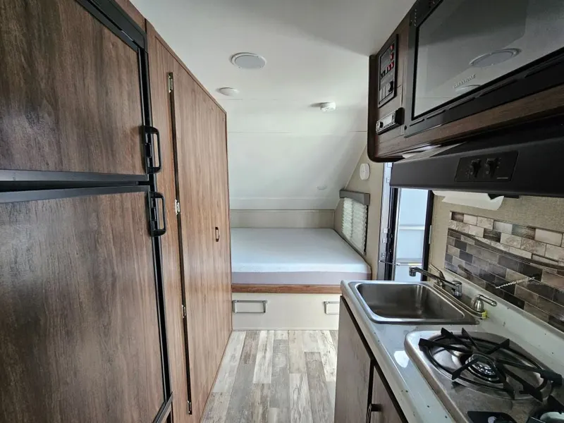 2019 Travel Lite Aura, photo 13 of 24