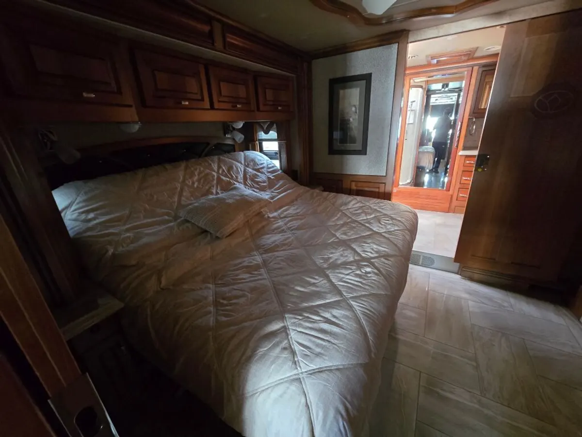 2017 Tiffin Motorhomes Allegro Bus, photo 17 of 24