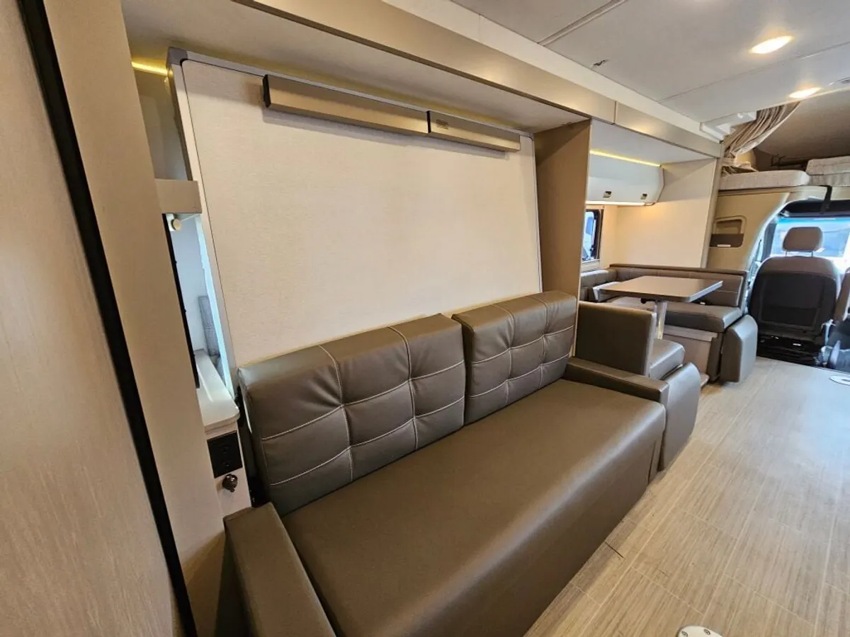 2027 Winnebago View, photo 19 of 24