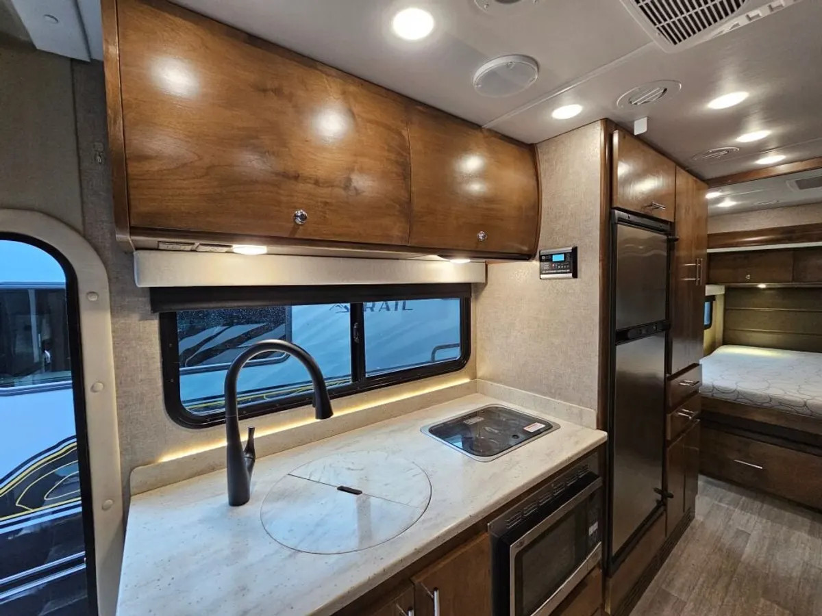 2018 Tiffin Motorhomes Wayfarer, photo 19 of 24