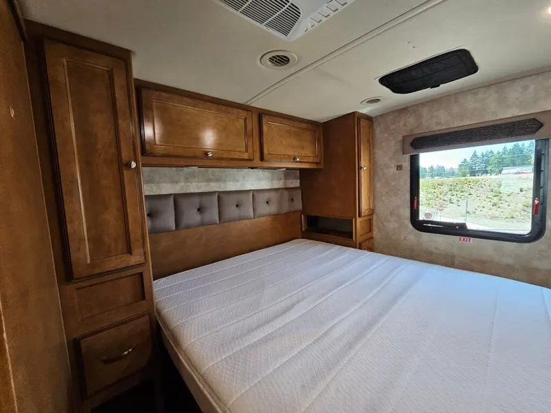 2020 Winnebago Vista, photo 21 of 24