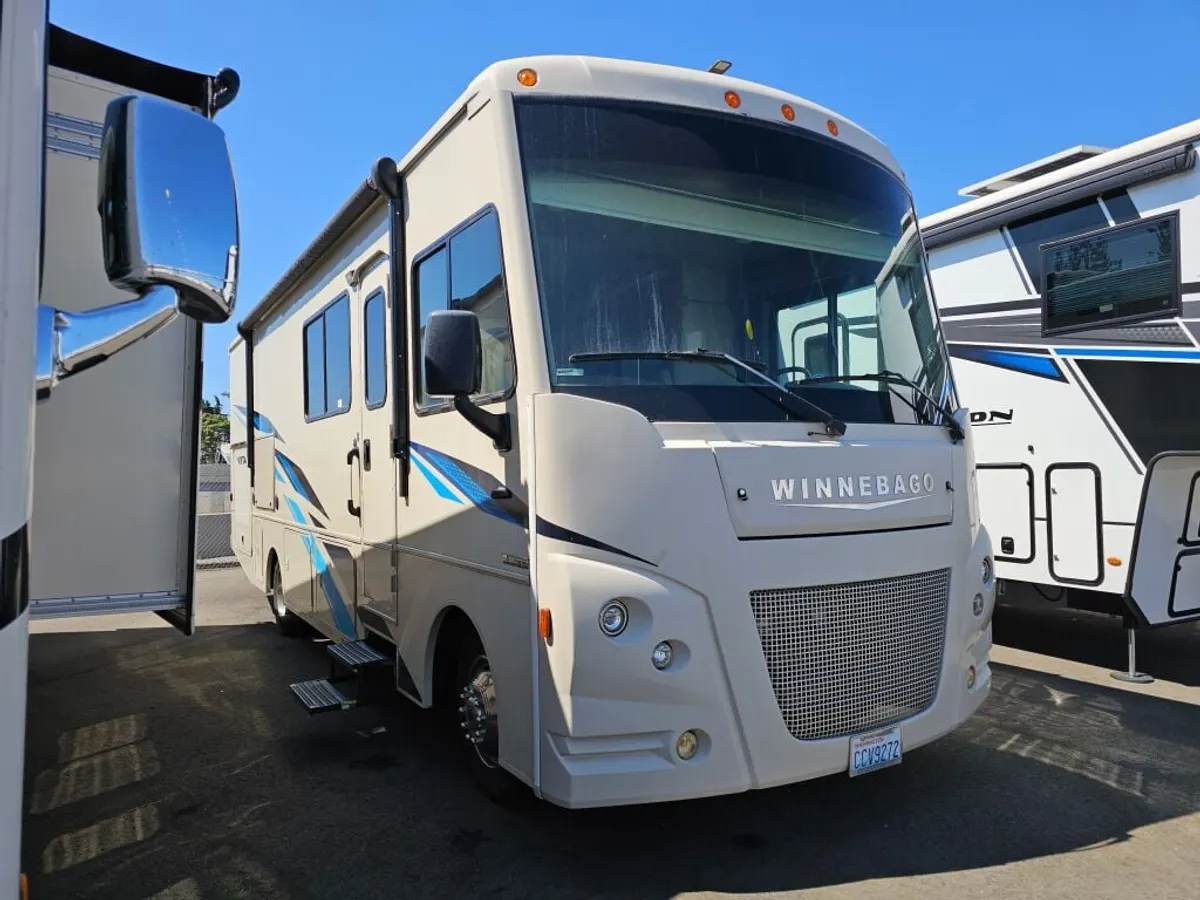 2020 Winnebago Vista, photo 1 of 24