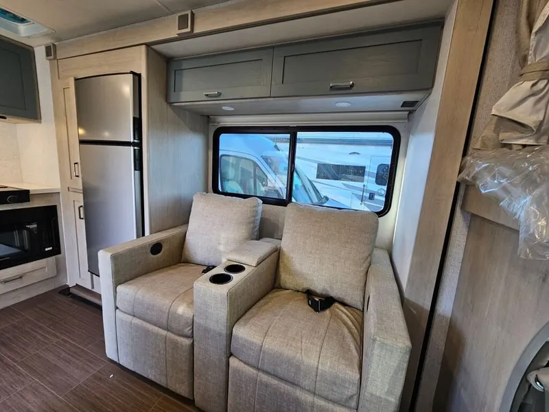 2027 winnebago sunflyer, photo 17 of 24