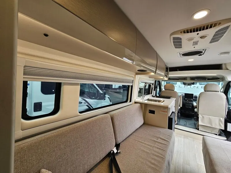 2027 Thor Motor Coach Sequence, photo 16 of 24