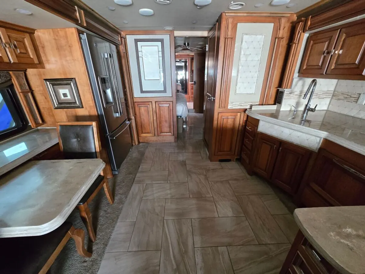 2017 Tiffin Motorhomes Allegro Bus, photo 16 of 24