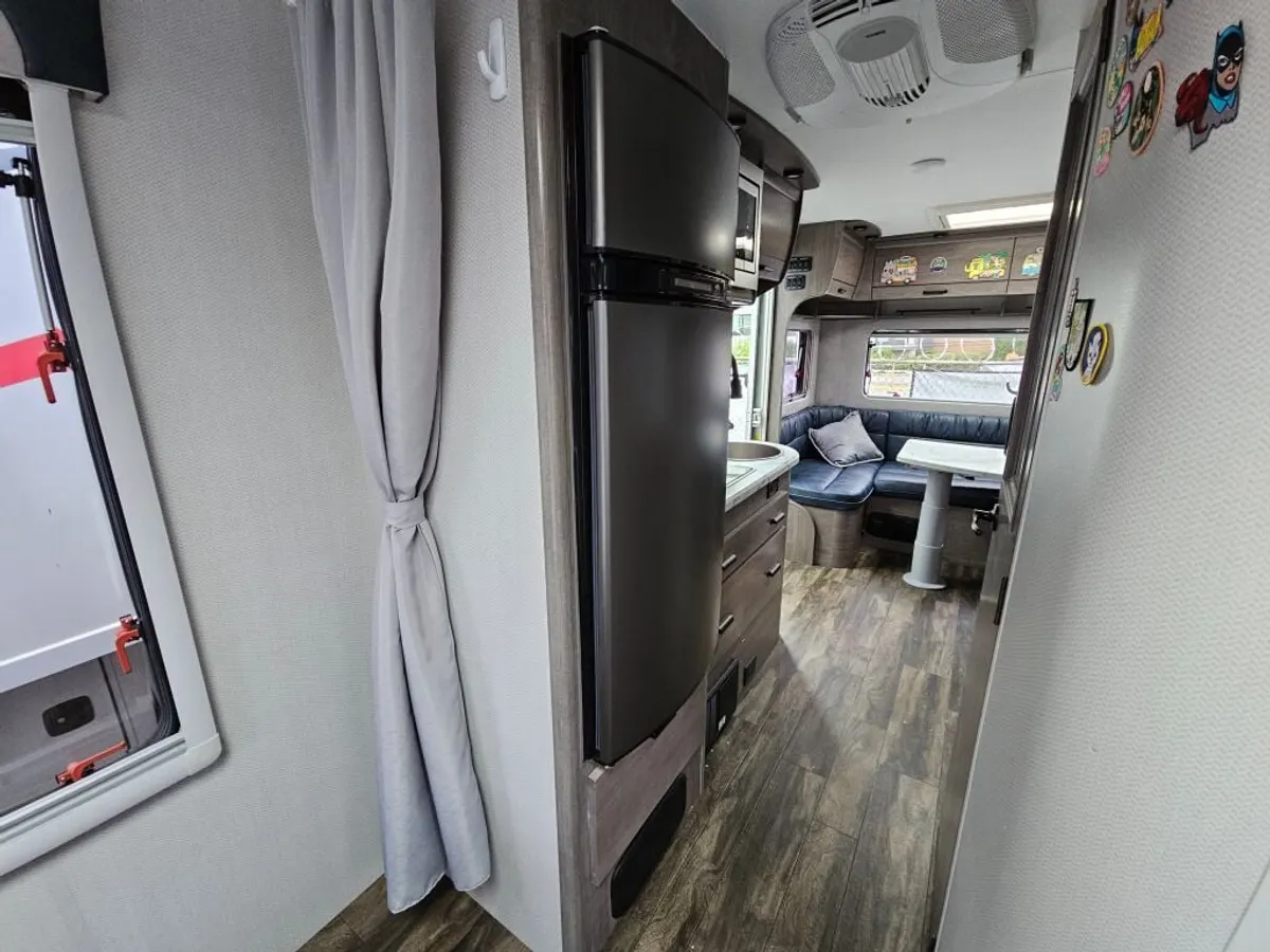 2021 Lance Lance Travel Trailers, photo 16 of 24