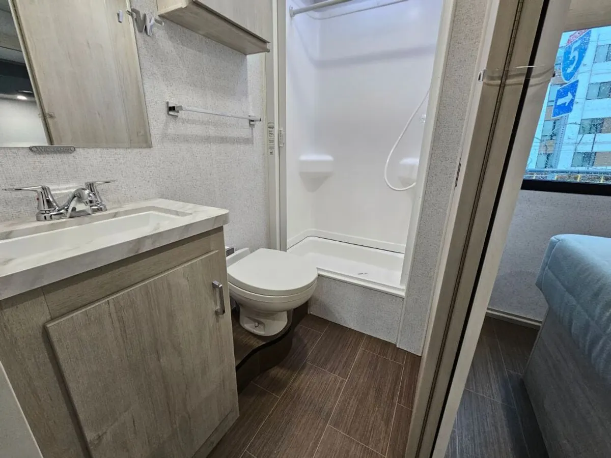 2027 Winnebago Sunflyer, photo 24 of 24