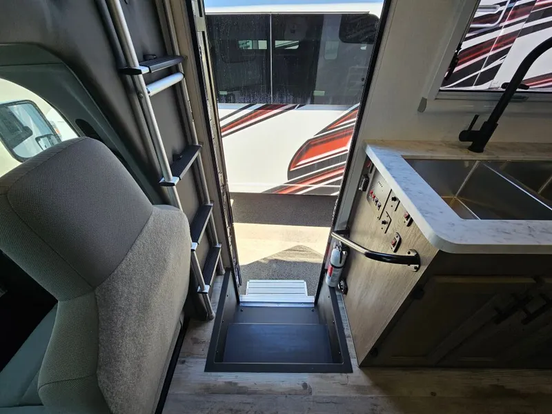2026 Adventurer Manufacturing Inc. Overlander, photo 8 of 24