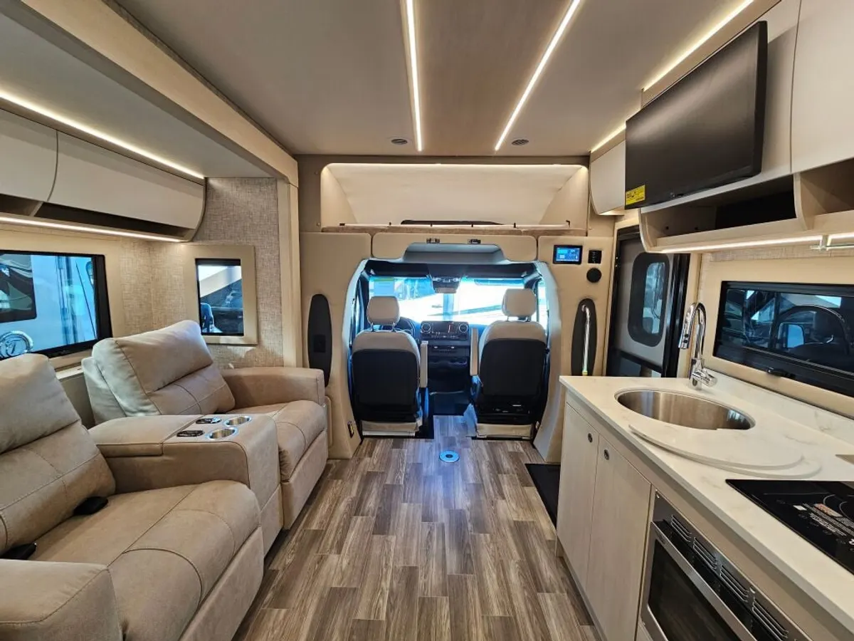 2026 Tiffin Motorhomes Wayfarer, photo 8 of 24