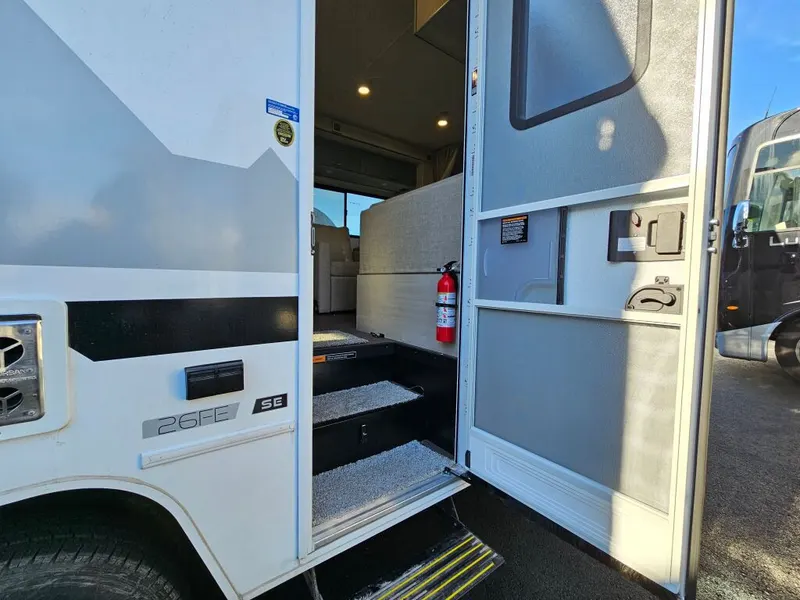 2027 winnebago sunflyer, photo 7 of 24