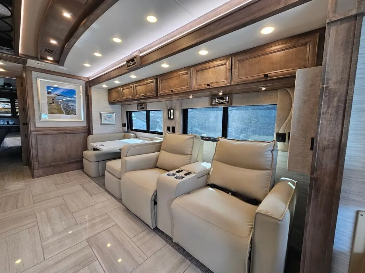2026 Tiffin Motorhomes Phaeton, photo 10 of 24