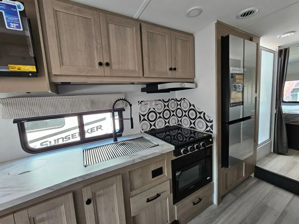 2027 Forest River Sunseeker, photo 13 of 24