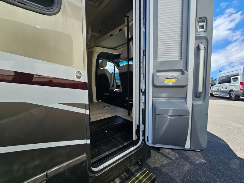 2021 Winnebago View, photo 8 of 24