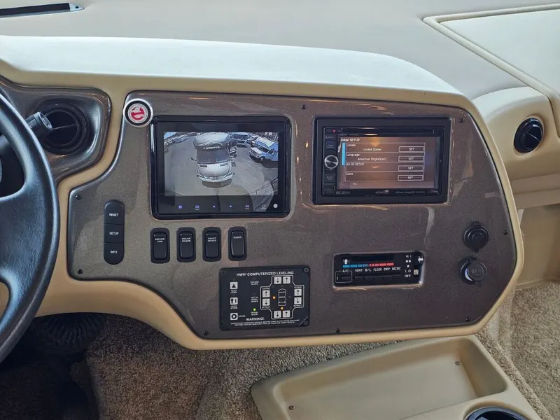 2016 Tiffin Motorhomes Allegro, photo 23 of 24