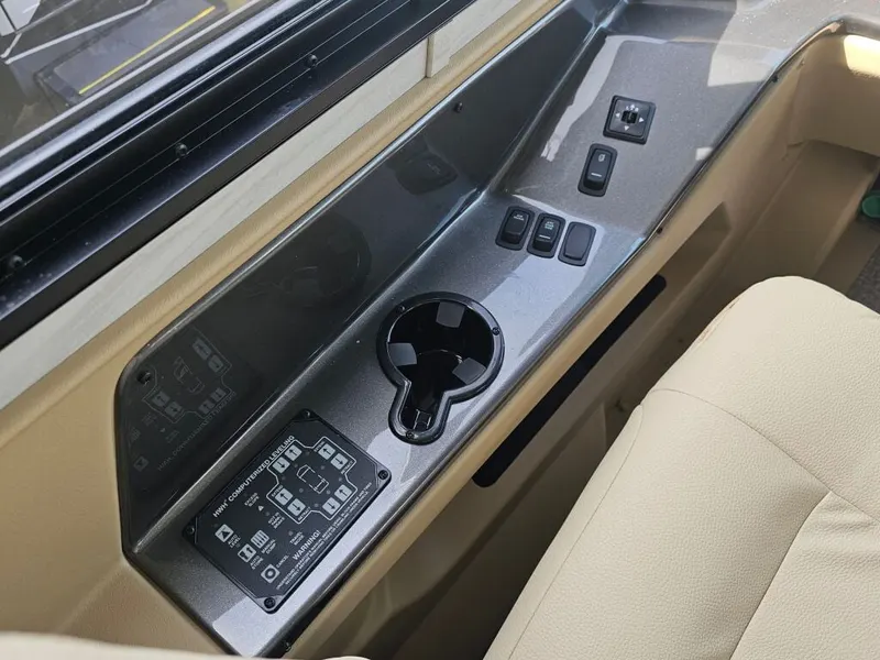 2026 Tiffin Motorhomes Phaeton, photo 22 of 24