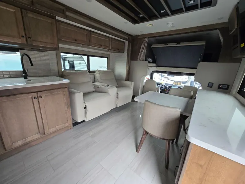 2027 Tiffin Motorhomes Allegro Bay, photo 8 of 24