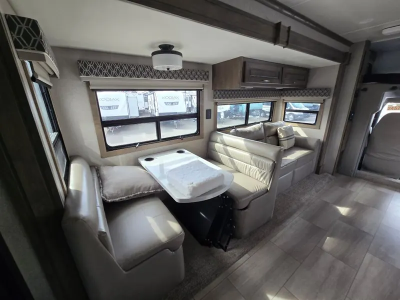2022 Dynamax DX3, photo 19 of 24