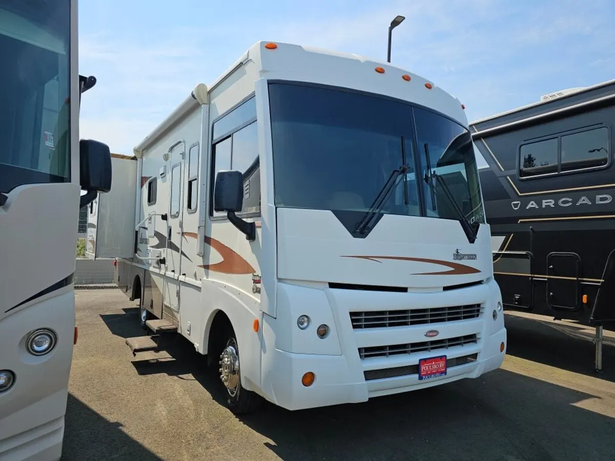 2008 Winnebago Sightseer, photo 1 of 24