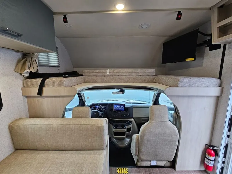 2027 Winnebago Sunflyer, photo 14 of 24