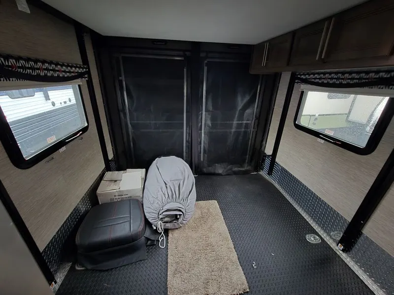 2022 Thor Motor Coach Outlaw, photo 18 of 24
