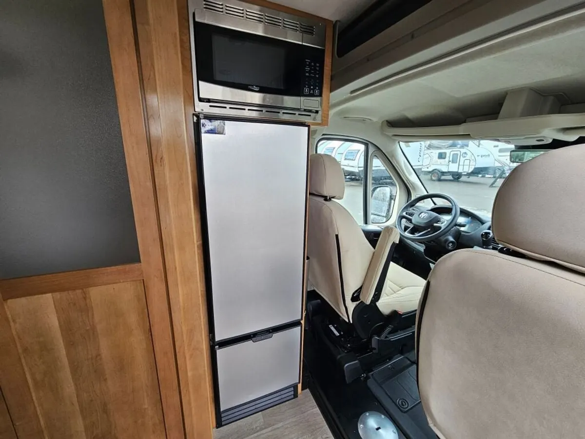 2023 Coachmen Nova, photo 15 of 24