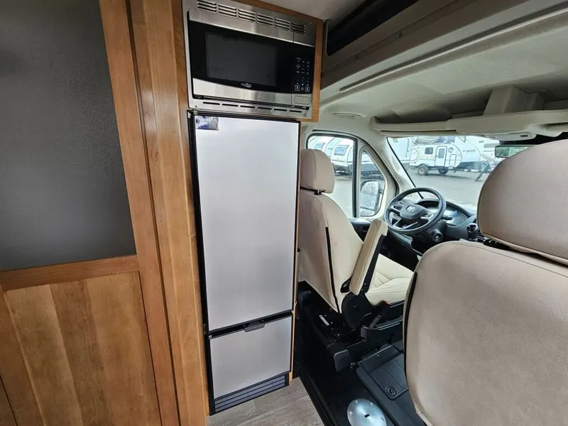 2023 Coachmen Nova, photo 15 of 24